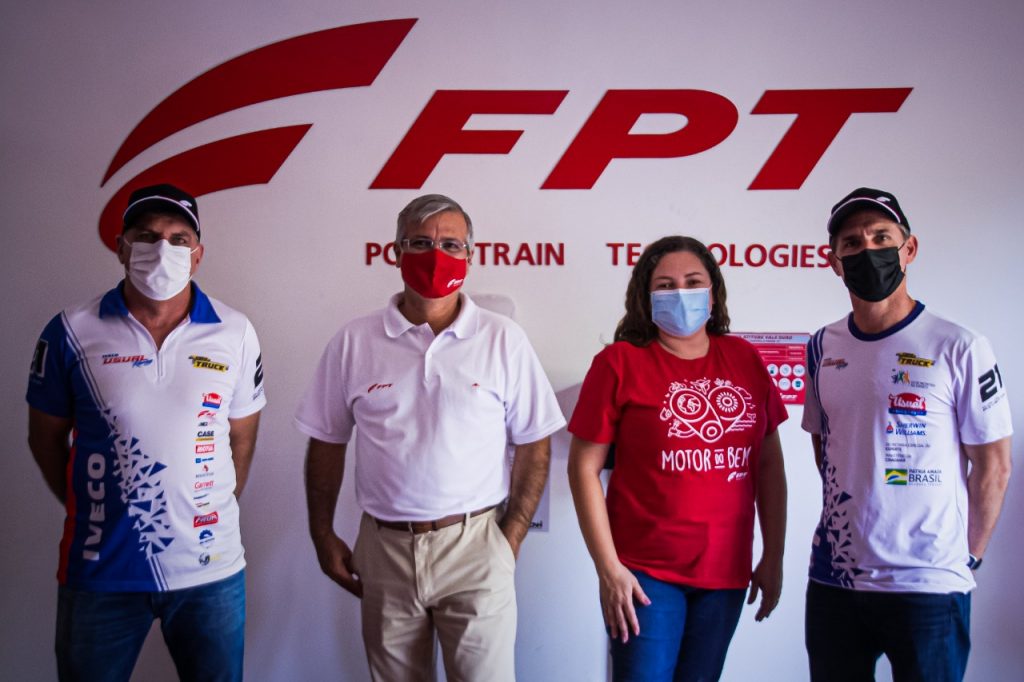 Felipe Giaffone e Djalma Pivetta conhecem a fábrica da FPT no Brasil