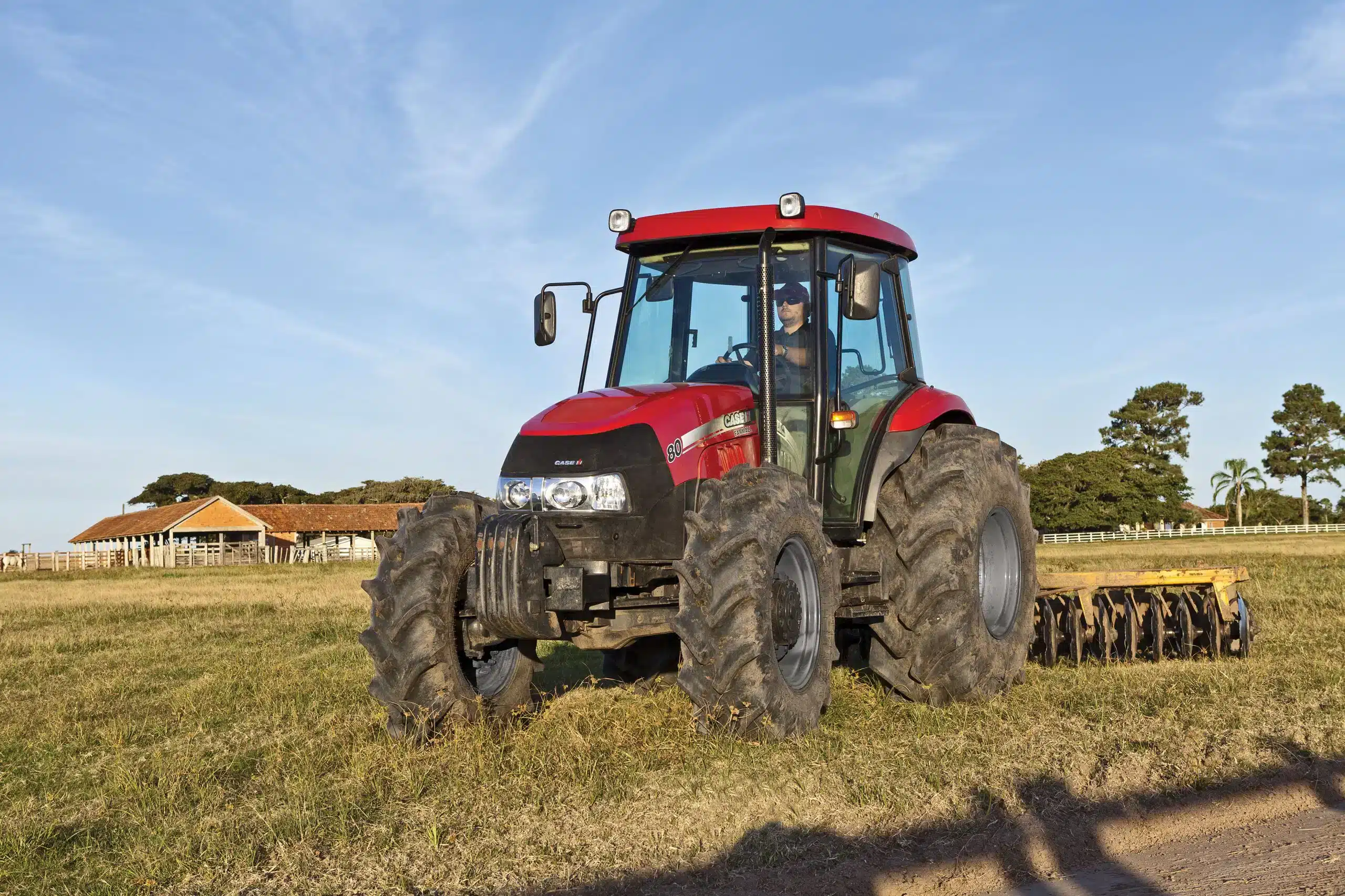 Onde comprar trator agrícola novo e usado em Ituiutaba e região